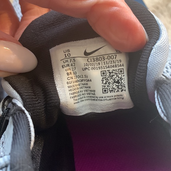 Nike Quest Running Shoes - Picture 6 of 7